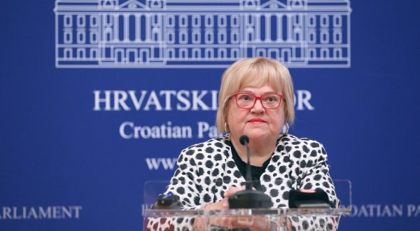 14.06.2023., Zagreb - Na konferenciji za medije odrzanoj u Saboru o temi „Plenkovic se besramno hvali postignucima u obnovi, a ljudi i dalje u kontejnerima“ govorila je Anka Mrak Taritas. Photo: Patrik Macek/PIXSELL