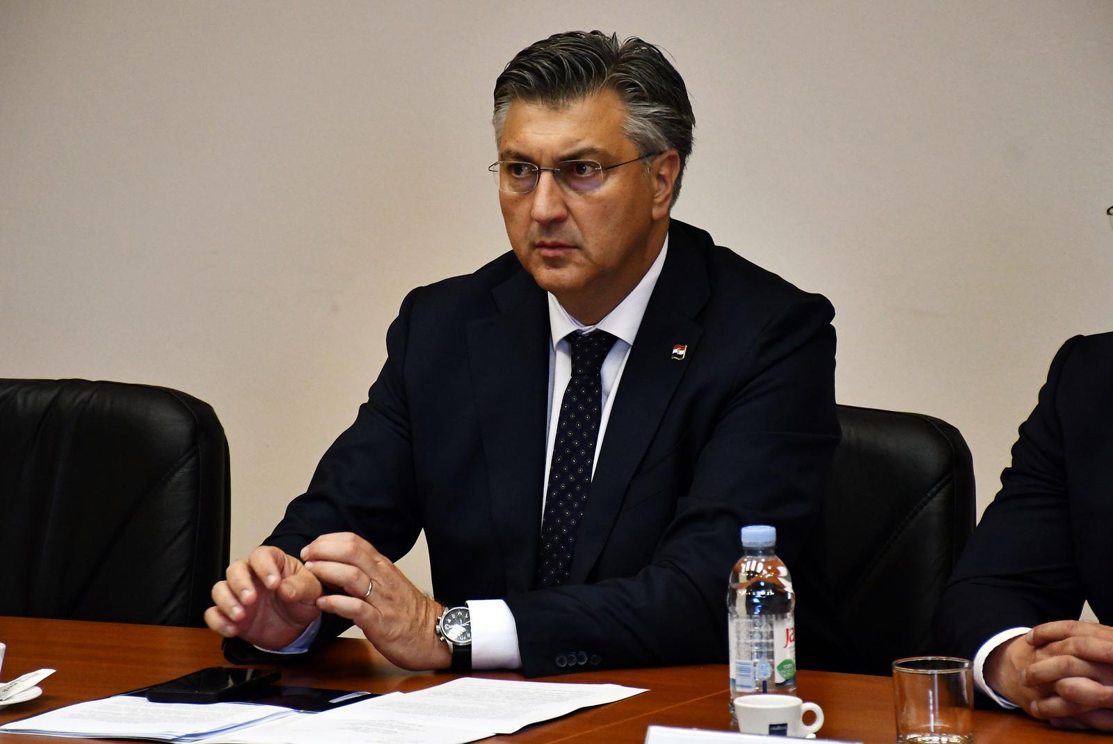 14.06.2023., Slavonski Brod - Andrej Plenkovic posjetio Sveuciliste, tvrtku Djuro Djakovic i prisustvovao sastanaku Vlade sa zupanima, predstavnicima Udruge gradova u Republici Hrvatskoj i Hrvatske zajednice opcina. Photo: Ivica Galovic/PIXSELL