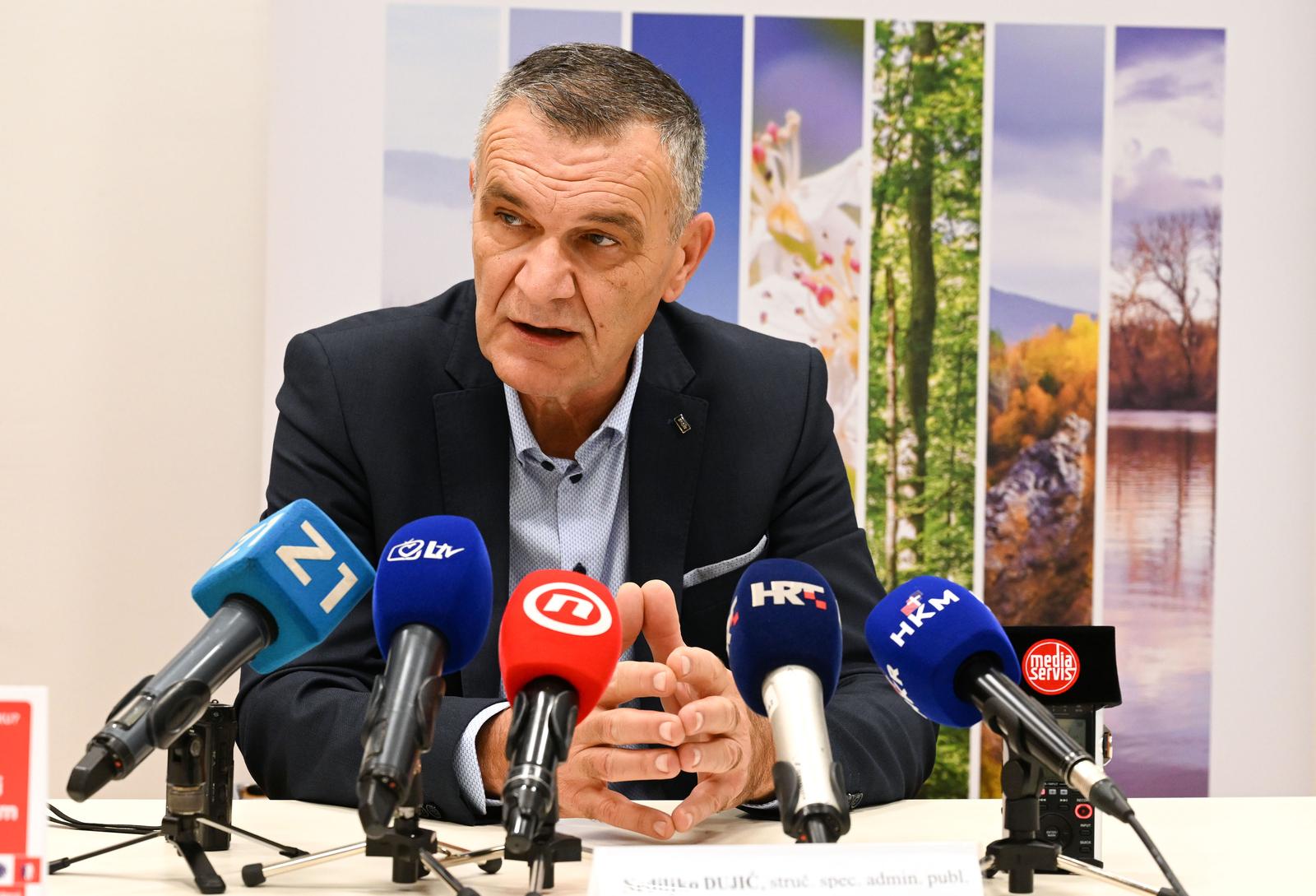 15.12.2022., Zagreb - Konferencija za medije Hrvatskog Caritasa gdje je najavljen
tradicionalni sredsnji promotivno-humanitarni dogadjaj programa „Za 1000 radosti“ – „Govori dobrim!“ sto ga na Trgu bana Josipa Jelacica u subotu 17. prosinca Hrvatski Caritas organizira u suradnji s Hrvatskim sumama d.o.o. Photo: Davorin Visnjic/PIXSELL