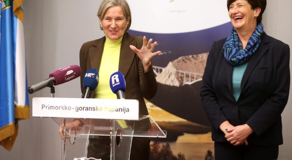 16.01.2023., Rijeka - Konferencija za medije u sjedistu Primorsko goranske zupanije zamjenice zupana Marine Medaric i procelnice Upravnog  odjela za socijalnu politiku i mlade Dragice Marac. Photo: Goran Kovacic/PIXSELL