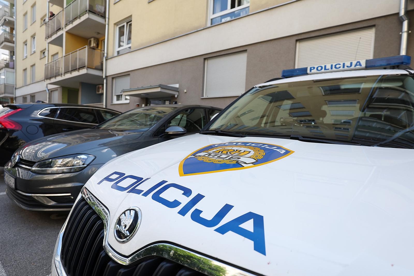 16.06.2023., Zagreb - Pretres stana na zagrebackom Folnegovicevom naselju osumnjicenog Slavise Penave iz Porezne uprave za primanje mita u sklopu USKOK-ove akcije.  Photo: Goran Stanzl/PIXSELL