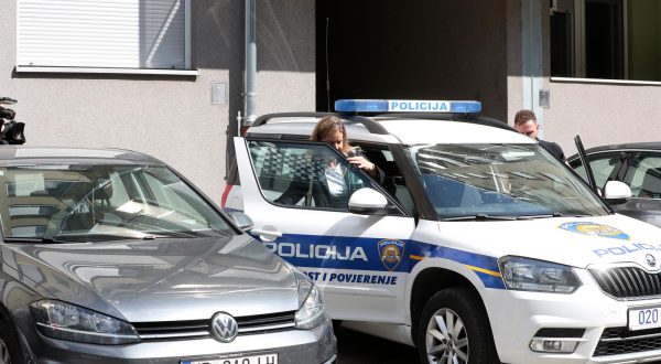 16.06.2023., Zagreb - Pretres stana na zagrebackom Folnegovicevom naselju osumnjicenog Slavise Penave iz Porezne uprave za primanje mita u sklopu USKOK-ove akcije.  Photo: Matija Habljak/PIXSELL