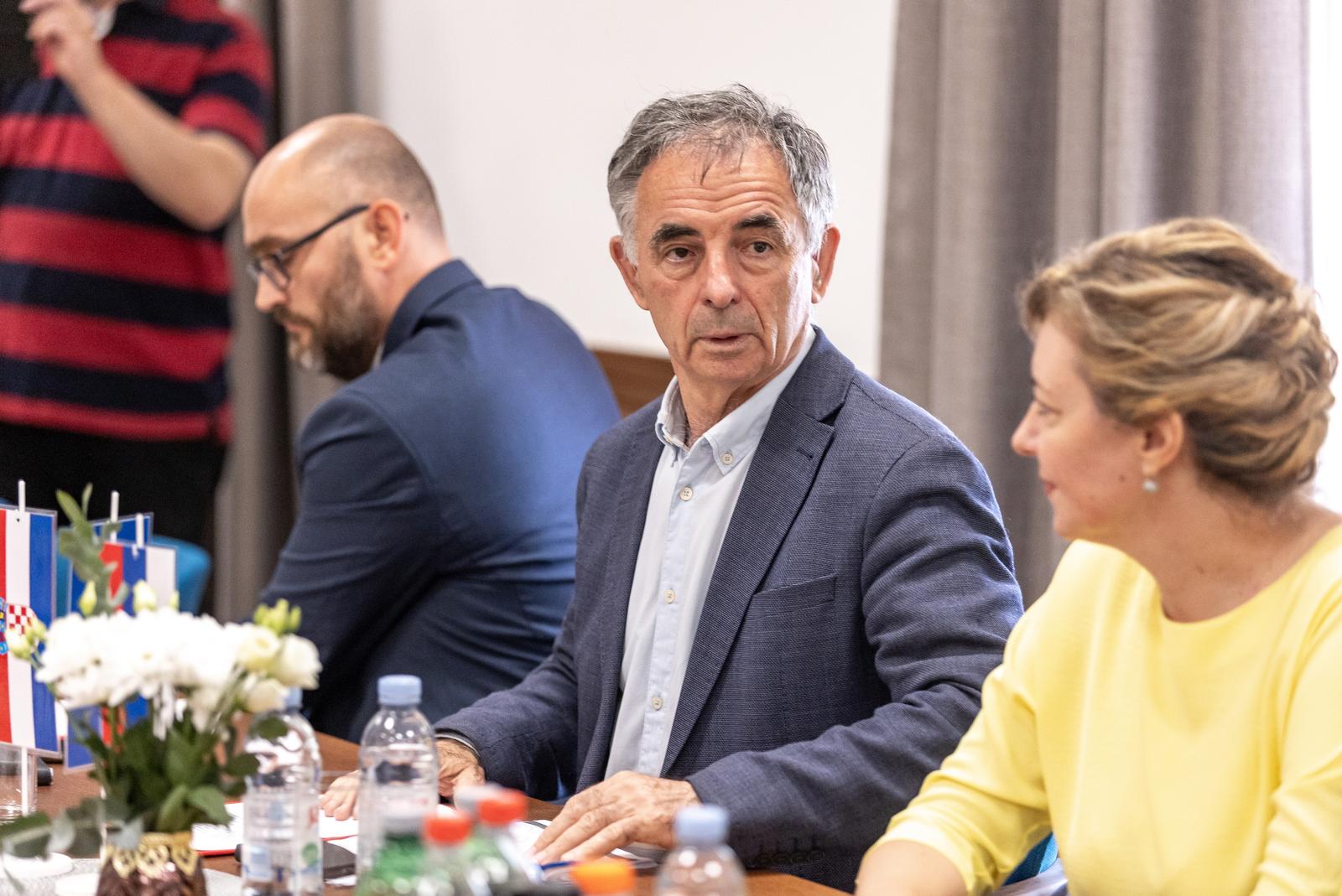 17.06.2022., Vukovar - S ciljem unapredjenja prava manjina i hrvatsko-srpskih odnosa nastavili su se razgovori Milorada Pupovca (SDSS) i Tomislava Zigmanova (DSHV). Photo: Davor Javorovic/PIXSELL