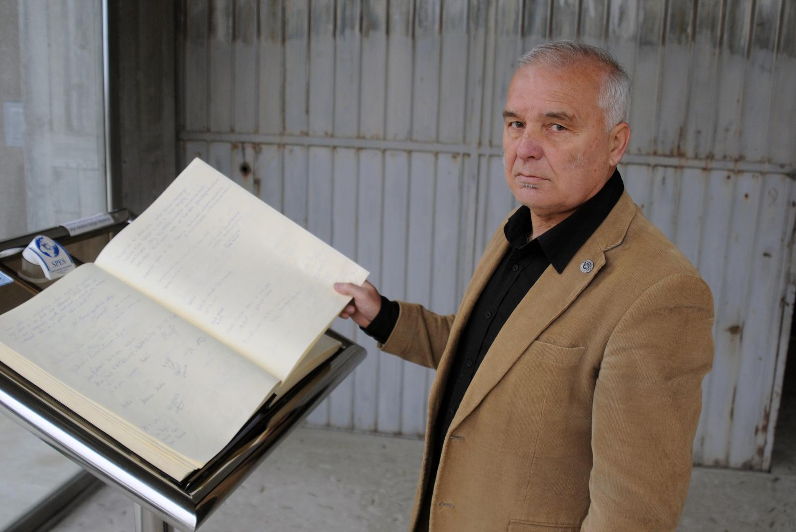 19.12.2013., Vukovar - Danijel Rehak je vukovarski branitelj od prvog dana, bio je zatocenik srbijanskih logora, a danas je predsjednik Hrvatskog drustva logorasa srpskih koncentracijskih logora i inicijator uredjenja spomen obiljezja i memorijalnog centra na Ovcari. r"nPhoto: Goran Ferbezar/PIXSELL