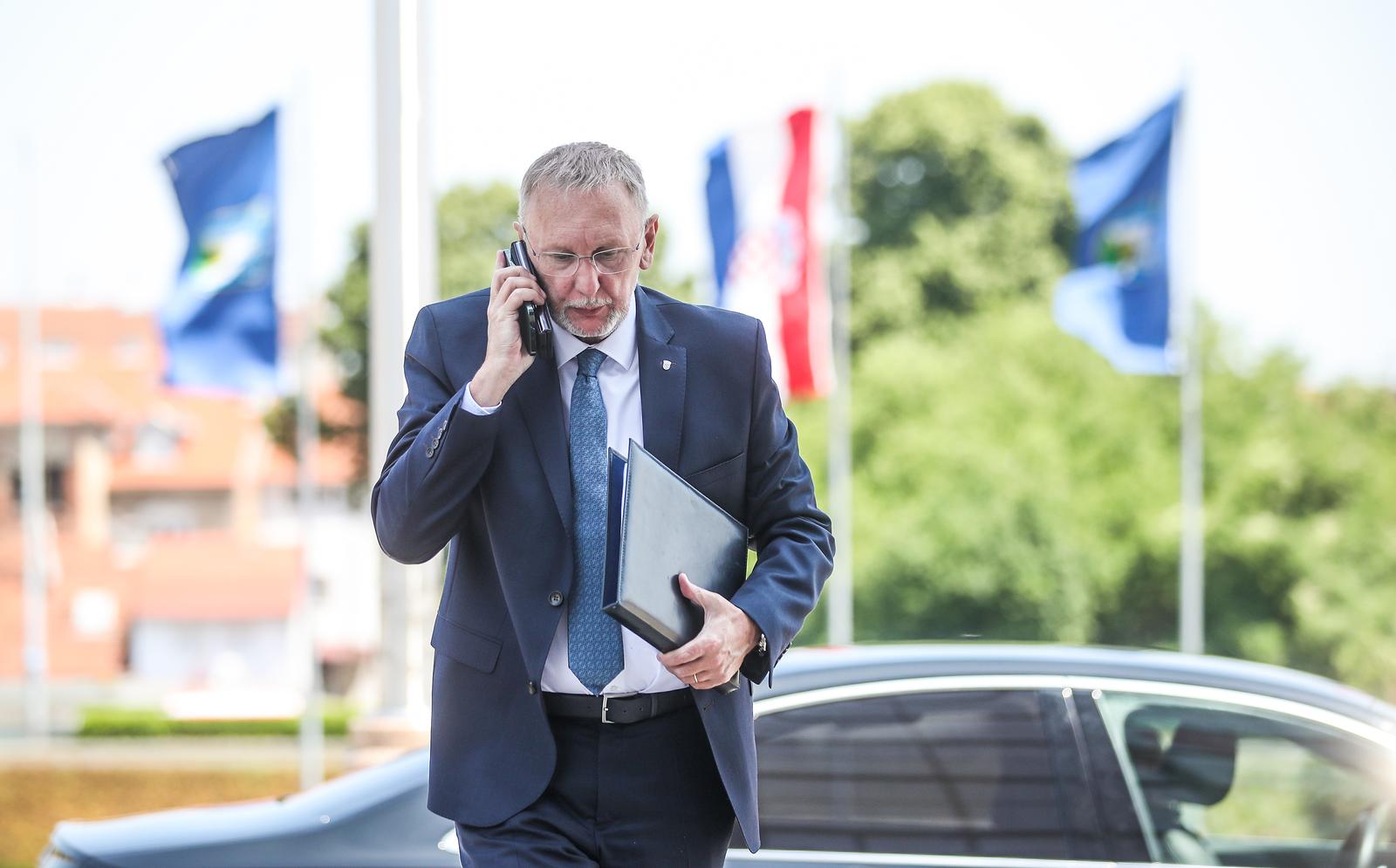 19.06.2023., Zagreb - U Nacionalnoj i sveucilisnoj knjiznici odrzana je zajednicka konferencija Vlade Republike Hrvatske i Ministarstva vanjskih i europskih poslova u prigodi 10 godina clanstva Republike Hrvatske u Europskoj uniji i posjeta predsjednice Europskog parlamenta Roberte Metsole. Davor Bozinovic, potpredsjednik Vlade i ministar unutarnjih poslova Photo: Slavko Midzor/PIXSELL