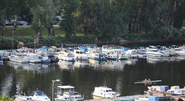 18, June, 2021, Belgrade - View of Belgrade from the terrace of the Ada Mall. Ada Ciganlija lake with docked boats. Photo: Milan Maricic/ATAImagesrr18, jun, 2021, Beograd - Pogled na Beograd sa terase trznog centra Ada Mall. Photo: Milan Maricic/ATAImages