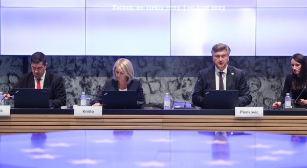 20.06.2023., Zagreb - Zajednicka sjednica Vlade Republike Hrvatske i Vijeca ministara Bosne i Hercegovine odrzana je u Nacionalnoj i sveucilisnoj knjiznici. generalni tajnik Vijeca ministara BiH Robert Vidovic, predsjedateljica Vijeca ministara BiH Borjana Kristo, predsjednik Vlade RH Andrej Plenkovic, glavna tajnica Vlade RH Ivona Ferencic Photo: Matija Habljak/PIXSELL