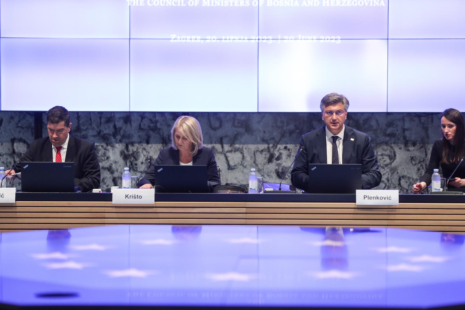 20.06.2023., Zagreb - Zajednicka sjednica Vlade Republike Hrvatske i Vijeca ministara Bosne i Hercegovine odrzana je u Nacionalnoj i sveucilisnoj knjiznici. generalni tajnik Vijeca ministara BiH Robert Vidovic, predsjedateljica Vijeca ministara BiH Borjana Kristo, predsjednik Vlade RH Andrej Plenkovic, glavna tajnica Vlade RH Ivona Ferencic Photo: Matija Habljak/PIXSELL
