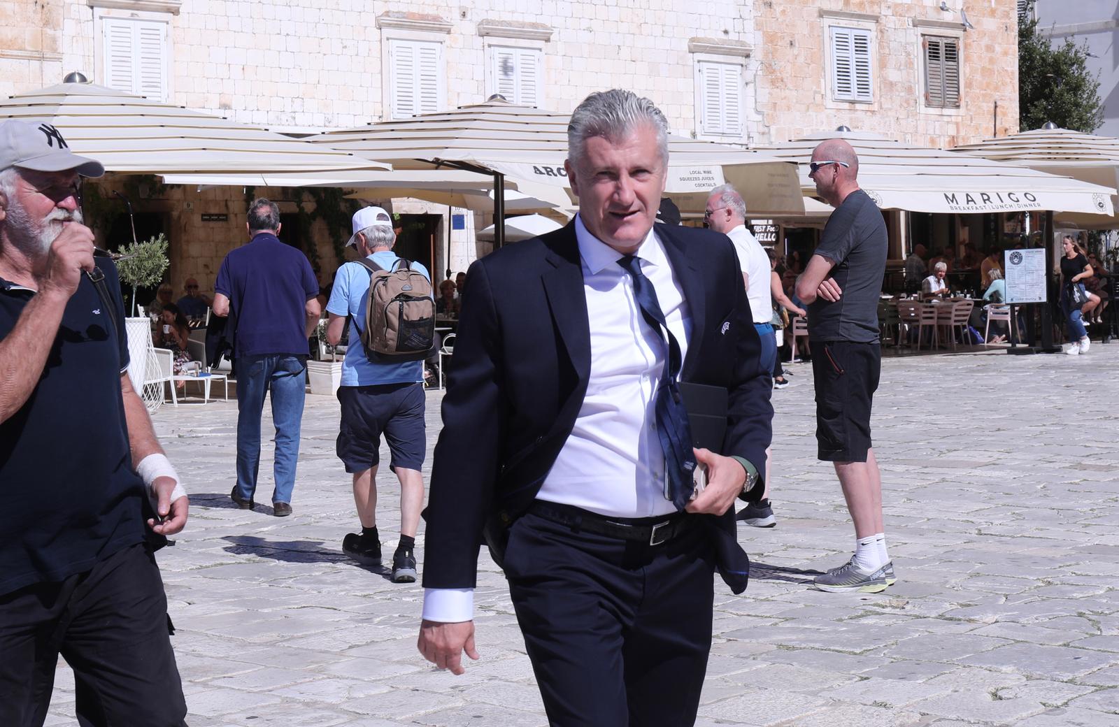 20.09.2022., Hvar - Predstavnici i celnici UEFA-e dolaze na sjednicu Izvrsnog odbora UEFA-e u Arsenal. Davor Suker Photo: Ivo Cagalj/PIXSELL
