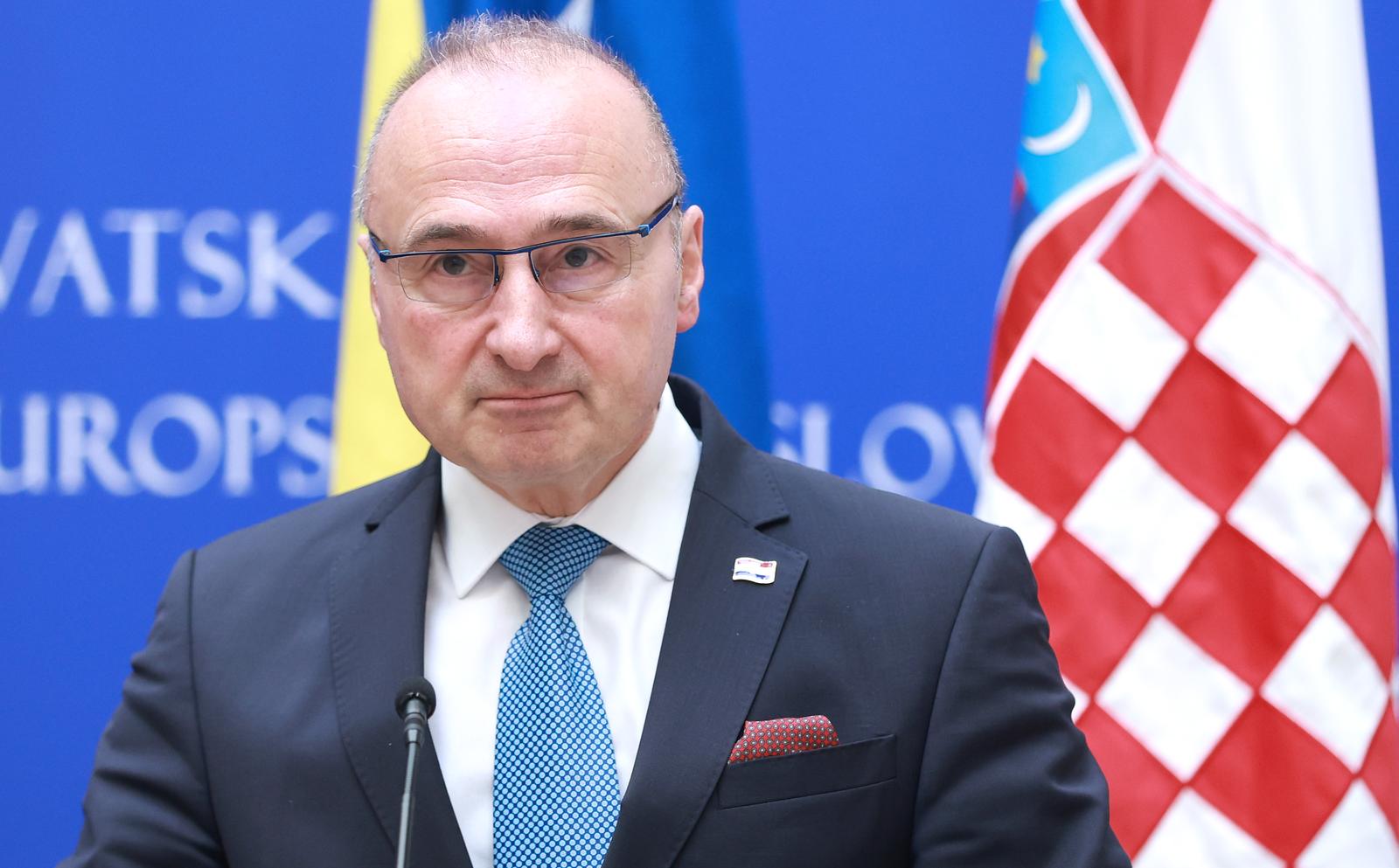 21.02.2023., Zagreb - Ministarstvo vanjiskih i europskih poslova. Ministar vanjskih i europskih poslova Gordan Grlic Radman dao je izjavu medijima nakon sastanka s Elmedinom Konakovicem, ministrom vanjskih poslova Bosne i Hercegovine. Photo: Sanjin Strukic/PIXSELL