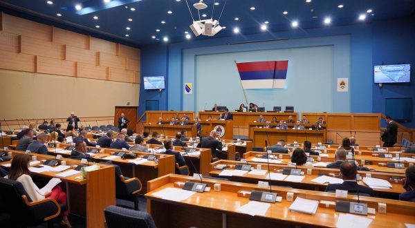 21.06.2023., Banja Luka, Bosna i Hercegovina - U Narodnoj skupstini Republike Srpske pocela je Posebna sjednica, na kojoj ce zastupnici, po hitnom postupku, razmatrati Prijedlog zakona o izmjeni Zakona o objavljivanju zakona i drugih propisa RS, a kojom se brise odredba zakona koja propisuje da ce se u "Sluzbenom glasniku RS" objavljivati propisi i drugi akti koje donosi visoki predstavnik u BiH.  Photo: Dejan Rakita/PIXSELL