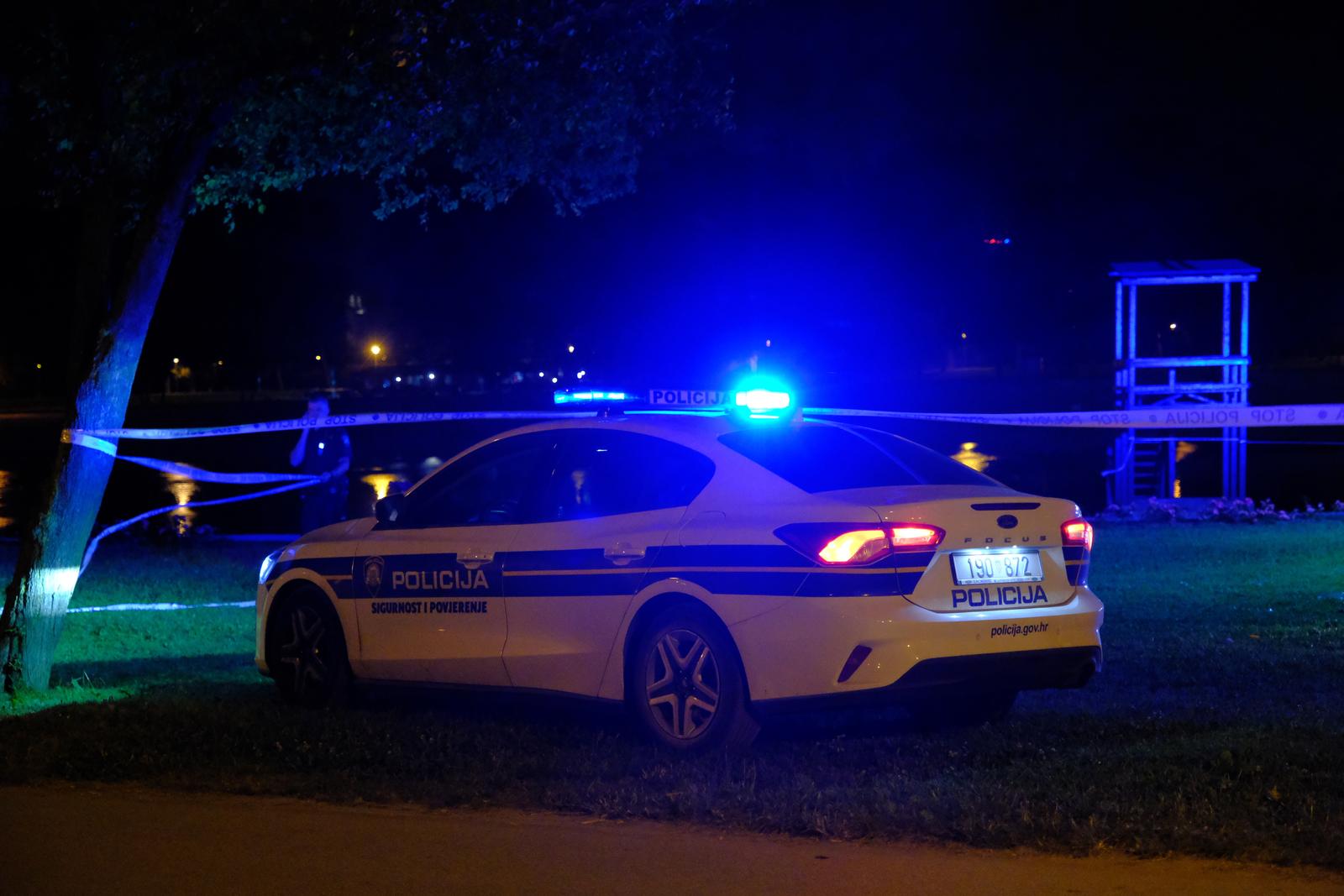 21.06.2023., Zagreb - Dio Bundeka ogradila je policija. Ocevid je u tijeku. Na mjestu dogadaja je i hitna pomoc. Prema posljednjim informacijama, vozac Hitne pregazio tri maloljetnice, jedna tesko ozlijeđena. Photo: Slaven Branislav Babic/PIXSELL