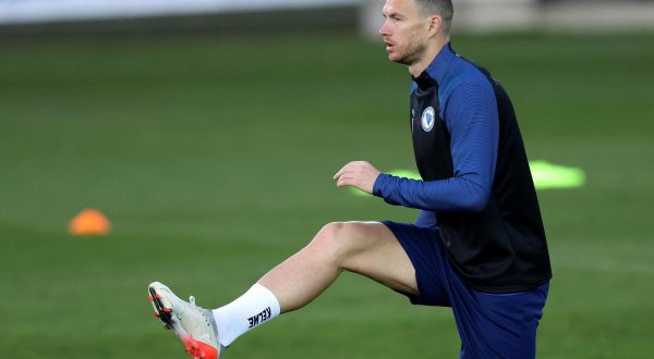 22.03.2023., Trening centar NS/FS BiH, Zenica, Bosna i Hercegovina - Trening nogometne reprezentacije Bosne i Hercegovine uoci kvalifikacijske utakmice protiv reprezentacije Islanda. Edin Dzeko Photo: Armin Durgut/PIXSELL