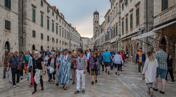 23.05.2023., Stara gradska jezgra, Dubrovnik - Smiraj dana u Dubrovniku.
Photo: Grgo Jelavic/PIXSELL Photo: Grgo Jelavic/PIXSELL