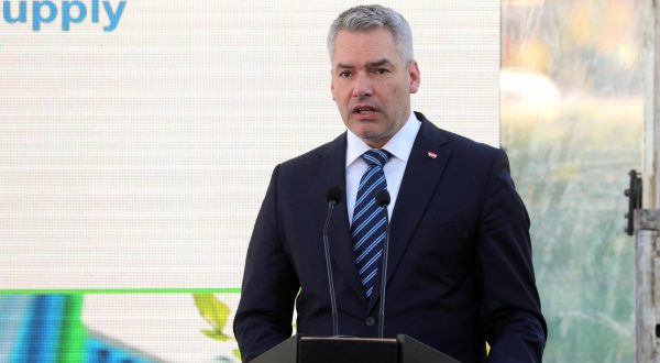 24.11.2022., otok Krk - Premijer Andrej Plenkovic  sa saveznim kancelarom Republike Austrije Karlom Nehammerom i predsjednikom Vlade Savezne drzave Bavarske Markusom Soederom obisao LNG terminal u Omislju na Krku.  Photo: Goran Kovacic/PIXSELL
