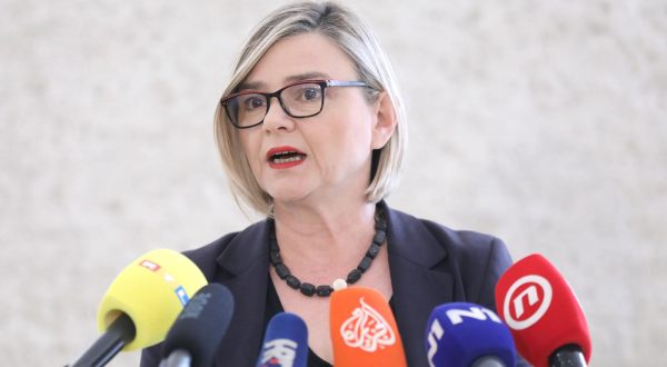 25.05.2023., Zagreb - Na konferenciji za medije odrzanoj u Saboru o prijedlogu zakona o izbornim jedinicama koji je danas predstavila Vlada  i drugim aktualnim temema govorila je Sandra Bencic. Photo: Patrik Macek/PIXSELL