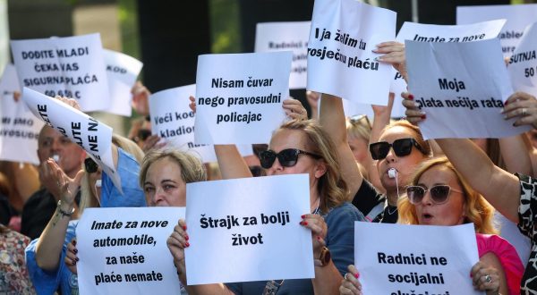 26.05.2023. Zagreb - Ispred Ministarstva pravosudja odrzan je prosvjed pravosudnih policajaca u organizaciji SPPH Photo: Zeljko Hladika/PIXSELL