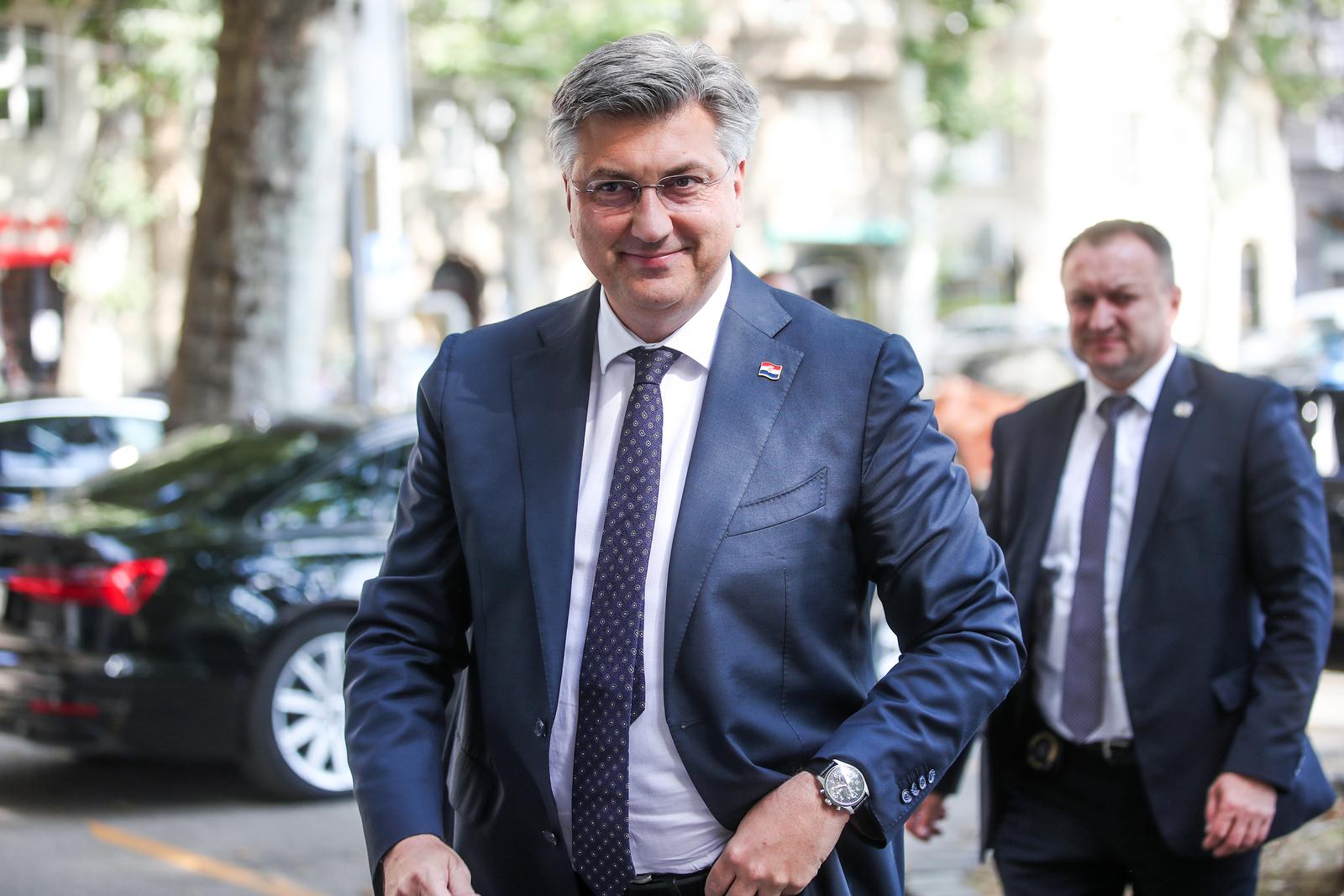 26.06.2023.., Zagreb - Dolazak clanova HDZ-a sjednicu sireg predsjednistva stranke. 
  
 Photo: Slavko Midzor/PIXSELL