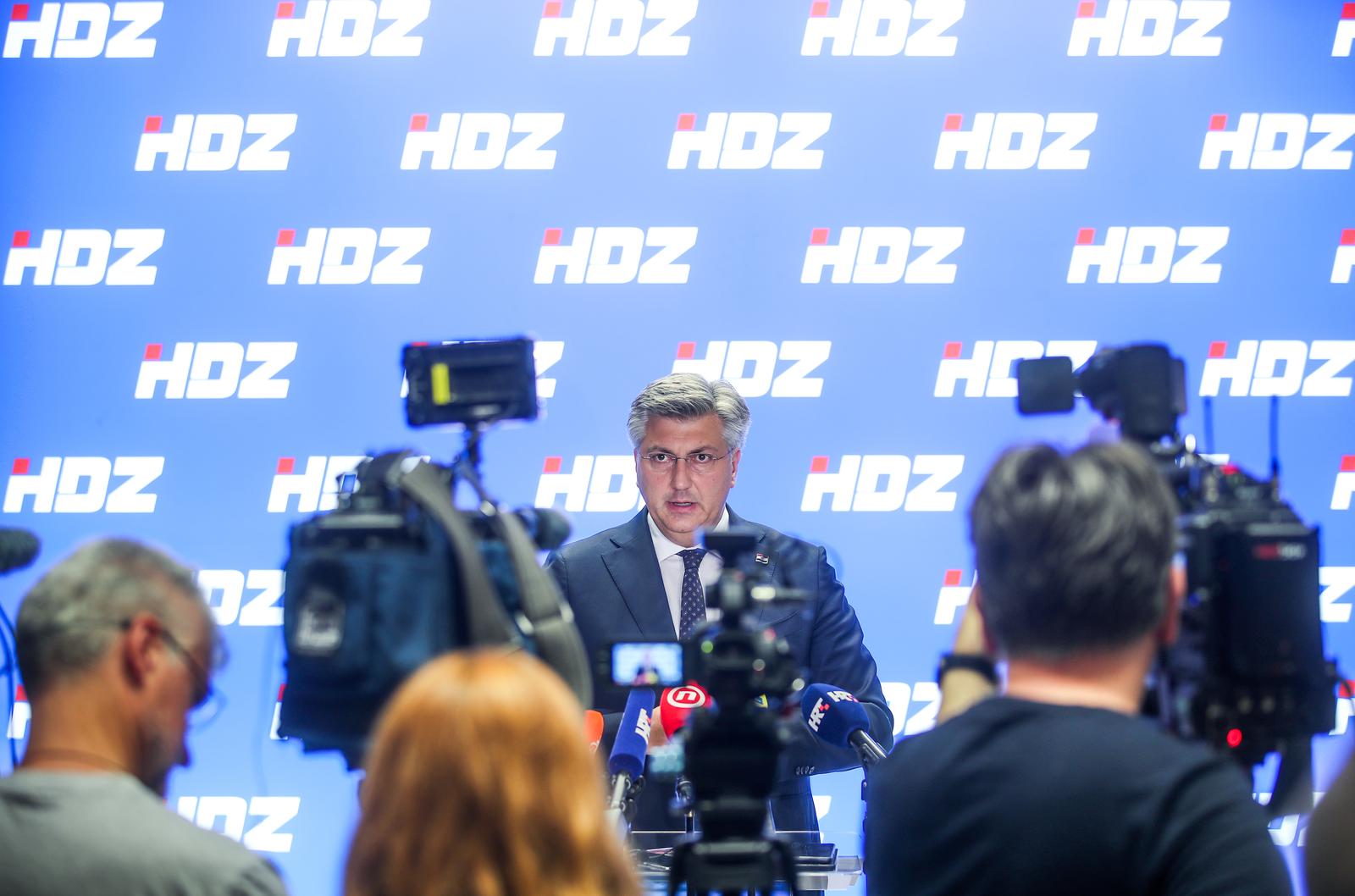 26.06.2023.., Zagreb - Dolazak clanova HDZ-a sjednicu sireg predsjednistva stranke. Nakon sjednice premijer se obratio medijima. Photo: Slavko Midzor/PIXSELL