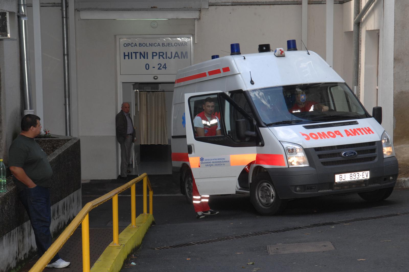 27.08.2014., Bjelovar, Opca bolnica  - Bjelovarska Opca bolnica iznova se nasla u sredistu zdravstvenog skandala s obzirom da je cistacica Lidija Mraz tvrdi da je angazirana da asistira na pocetku operacije koljena na poziv lijecnika. rPhoto: Damir Spehar/PIXSELL