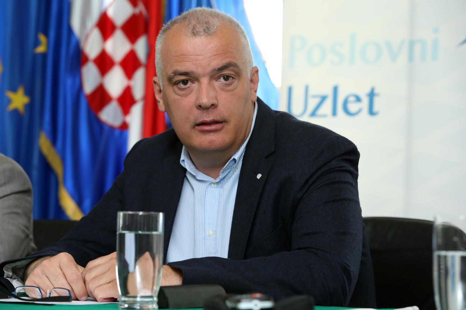 28.03.2017., Ivanic Grad - Gradska uprava Ivanic-Grad, najava Poslovnog uzleta i Festivala poduzetnistva u Ivanic Gradu. Konferenciji za novinare nazocili su gradonacelnik Ivanic Grada, Javor Bojan Les, glavni urednik Poslovnog dnevnika, Vladimir Nisevic i Jadranko Pongrac, predsjednik udruge Tetragon. "nPhoto: Robert Anic/PIXSELL