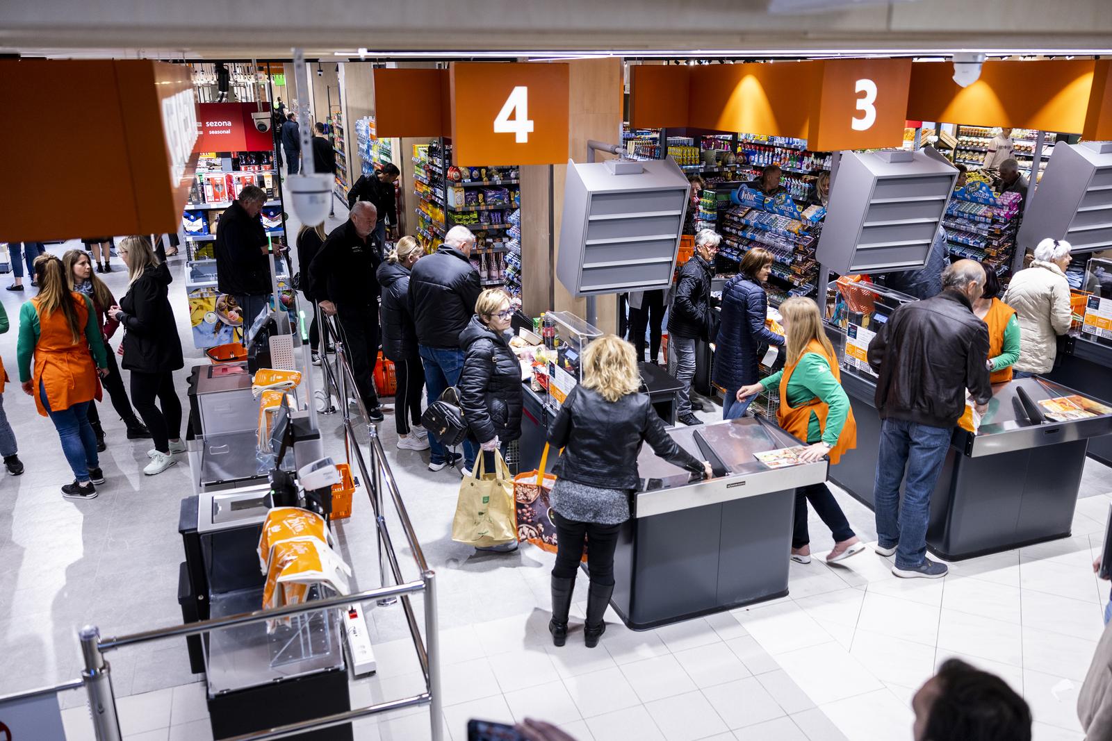 28.03.2023., Omis - Otvorenje preuredene poslovnice Studenca u Omisu. Photo: Milan Sabic/PIXSELL