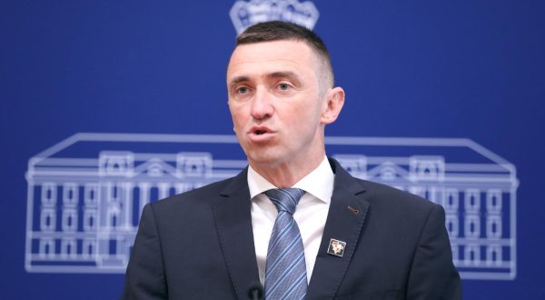28.06.2023., Zagreb - Na konferenciji za medije odrzanoj u Saboru o temi "Jos jedna izgubljena turisticka sezona u kontekstu razvoja hrvatskog gospodarstva i zadrzavanja stanovnistva u Hrvatskoj.“ govorio je zastupnik Ivan Penava. Photo: Patrik Macek/PIXSELL