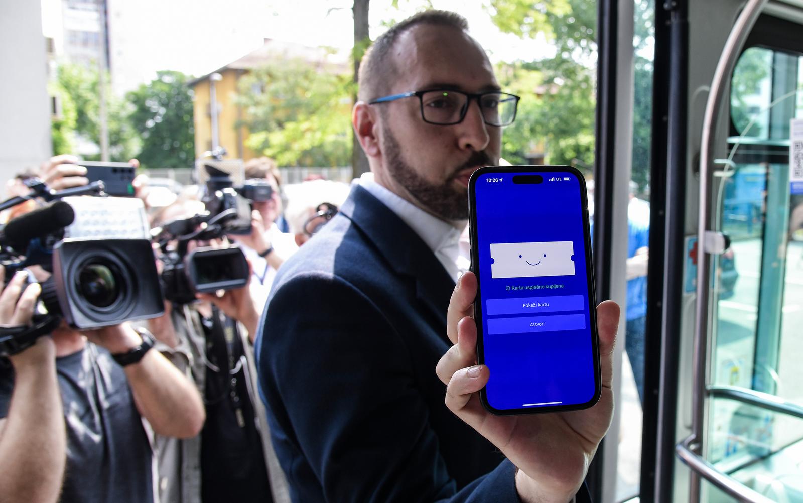 29.05.2023., Zagreb - Predstavljanje mobilne aplikacije "Moj ZET" ispred Upravne zgrade ZET-a u Ozaljskoj ulici. gradonacelnik Zagreba Tomislav Tomasevic Photo: Josip Regovic/PIXSELL