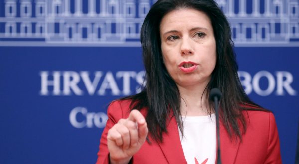 29.05.2023., Zagreb - Na konferenciji za medije Radnicke fronte odrzanoj u Saboru o temi: "HNB najavio objavljivanje dosad skrivanih podataka o koncentraciji stednje" govorila je Katarina Peovic. Photo: Patrik Macek/PIXSELL