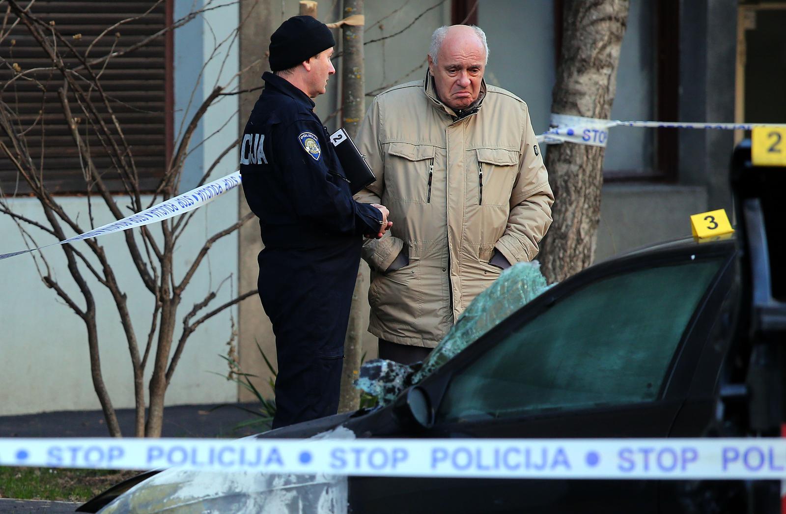 30.01.2018., Zagreb - Ispred stambene zgrade u Miramarskoj 15 netko je zapalio kontejner sa smecem. Vatra iz kontejnera zahvatila je i dva automobila, a vlasnik jednog je Zarko Puhovski. Photo: Jurica Galoic/PIXSELL