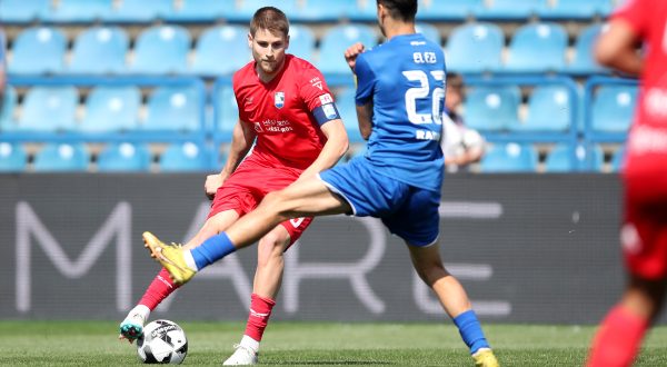 30.04.2023., stadion Varteks, Varazdin - SuperSport HNL, 32. kolo, NK Varazdin - NK Osijek. Mihael Zaper  Photo: Slavko Midzor/PIXSELL