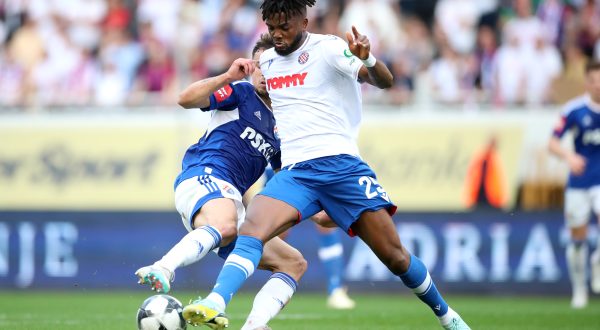 30.04.2023., stadion Poljud, Split - SuperSport HNL, 32. kolo, HNK Hajduk - GNK Dinamo. Dario Spikic, Chidozie Awaziem Photo: Matija Habljak/PIXSELL