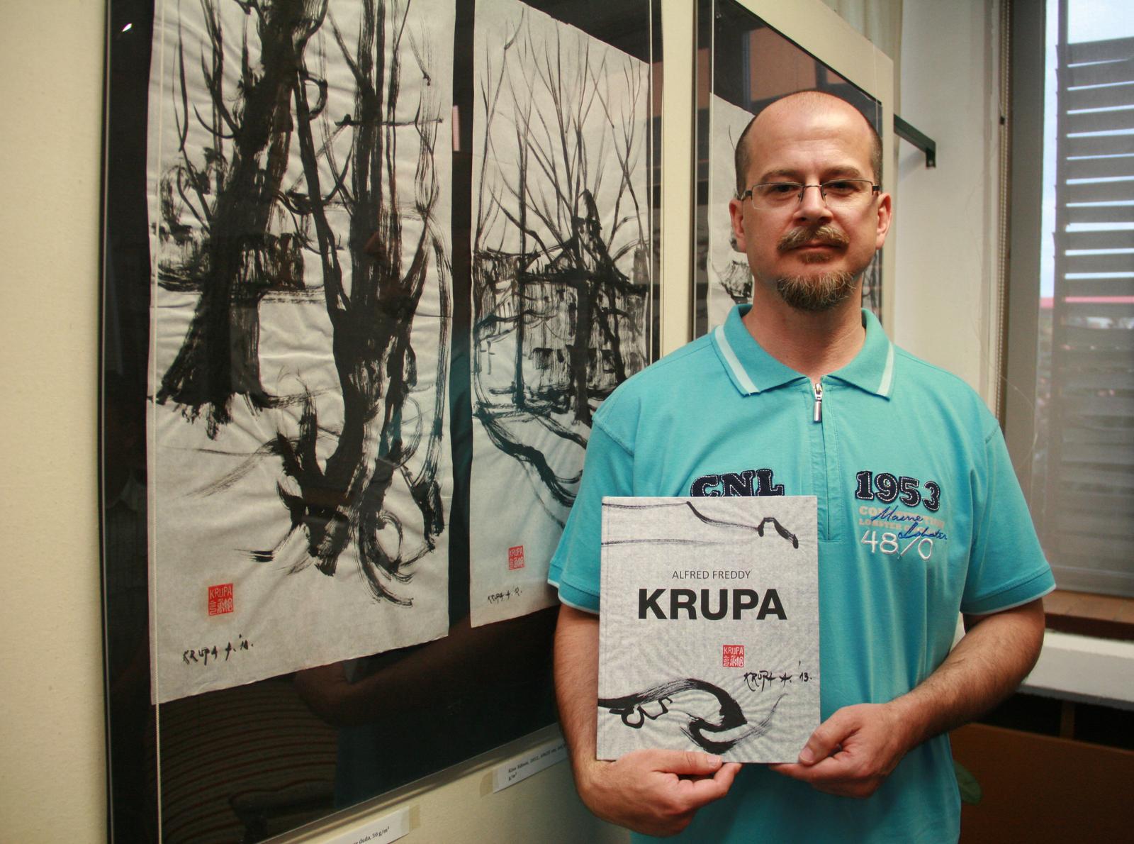 30.06.2014., Karlovac - U Likovnom salonu Ljudevit Sestic u Gradskoj knjiznici Ivana Gorana Kovacica otvorena je izlozba i predstavljena monografija Alfred Freddy Krupa u izdanju ITG-a Zagreb. rPhoto: Dominik Grguric/PIXSELL