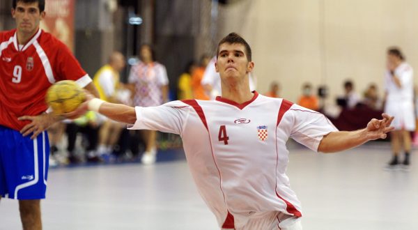 Tajpei, 12.09.2009 - Hrvatski gluhi rukometai olimpijski su pobjednici nakon to su u finalnoj utakmici u Tajpeiu svladali Srbiju 29:19 (13:7). Hrvatski rukometai tako su osvojili treæe uzastopno olimpijsko zlato nakon Melbourna (2005) i Rima (2001). Izabranici Voje Bjegoviæa su osvojili jo srebro u Kopenhagenu 1997. i broncu na Igrama u Sofiji 1993. godine. "Tihi pakleni" su pobjedom u finalu uzvratili Srbiji za poraze na Europskom prvenstvu i u natjecanju po skupinama. 
foto FaH/ Robertino alinoviæ /ds