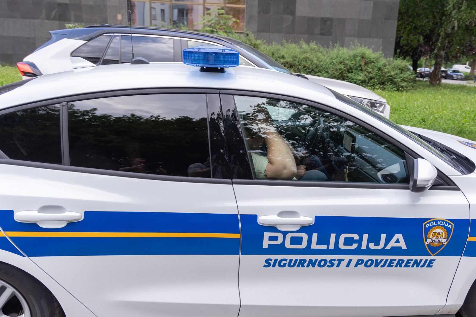 Zagreb, 16.06.2023. - U akciji Uskok i policija uhićeni su voditelj Službe za strategiju, informiranje i elektroničke servise Porezne uprave Slaviša Penava i osoba koja mu je navodno dala mito, a među uhićenima se ne nalazi poreznik Dražen Bilić kao što su neslužbeno navodili mediji.
foto HINA/ Edvard ŠUŠAK/ es