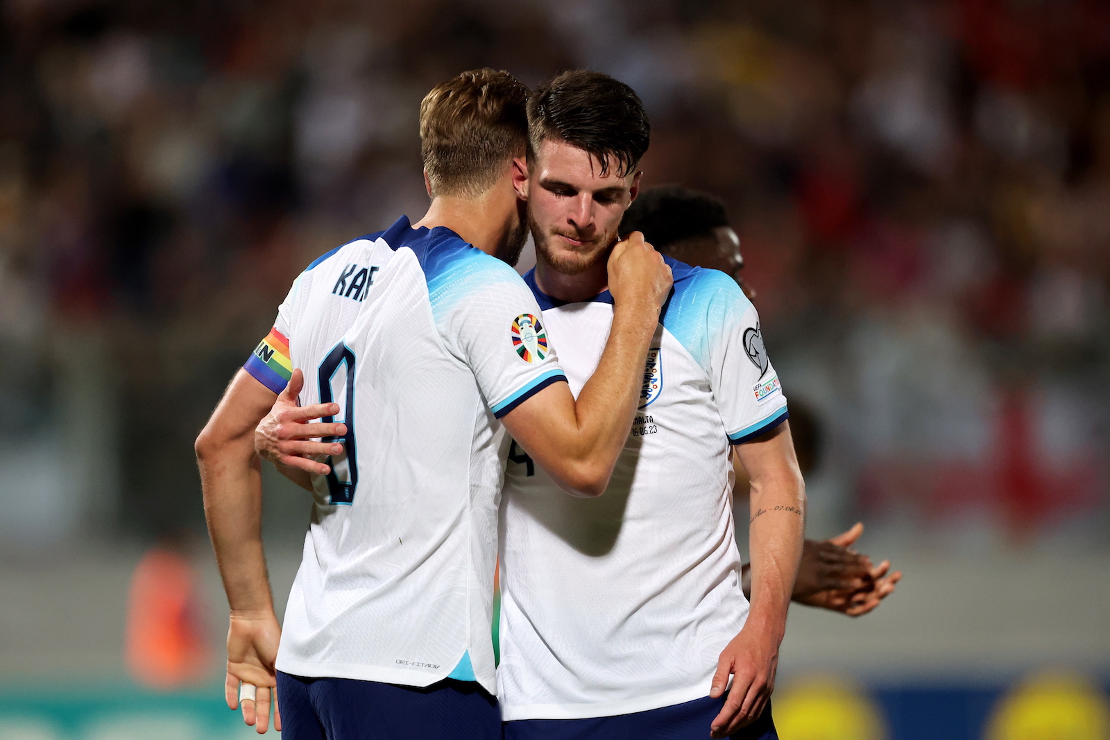 epa10695719 England's Harry Kane (L) celebrates with Declan Rice (R) after scoring from the penalty spot during the UEFA European Qualifiers soccer match between Malta and England in Taâ€™ Qali, Malta, 16 June 2023.  EPA/Domenic Aquilina