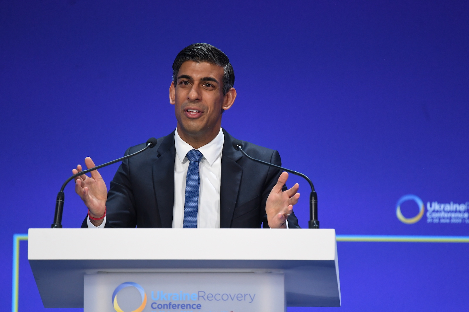 epa10703390 British Prime Minister Rishi Sunak speaks at the opening session of the Ukraine Recovery Conference (URC) in London, Britain, 21 June 2023.  The URC is dedicated to Ukraine's transformation and was symbolically launched in London in 2017 as the Ukraine Reform Conference. URC 2023 will focus on mobilising international support for Ukraine's economic and social stabilisation and recovery from the effects of war.  EPA/ANDY RAIN / POOL