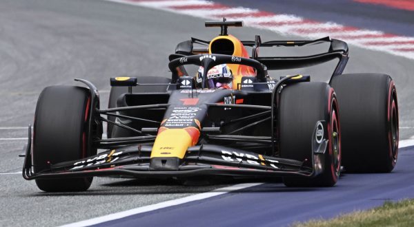 epa10719468 Dutch Formula One driver Max Verstappen of Red Bull Racing during the Qualifying for the 2023 Austrian Grand Prix, at the Red Bull Ring race track in Spielberg, Austria, 30 June 2023. The Formula 1 Grand Prix of Austria will be held on 02 July 2023.  EPA/CHRISTIAN BRUNA