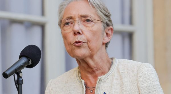 epa10724646 French Prime Minister Elisabeth Borne speaks to the media after holding a meeting with presidents of the parliamentary groups, following days of unrest, in Paris, France, 03 July 2023. Violence broke out across France over the fatal shooting of a 17-year-old teenager by a police officer during a traffic stop in Nanterre on 27 June.  EPA/OLIVIER MATTHYS