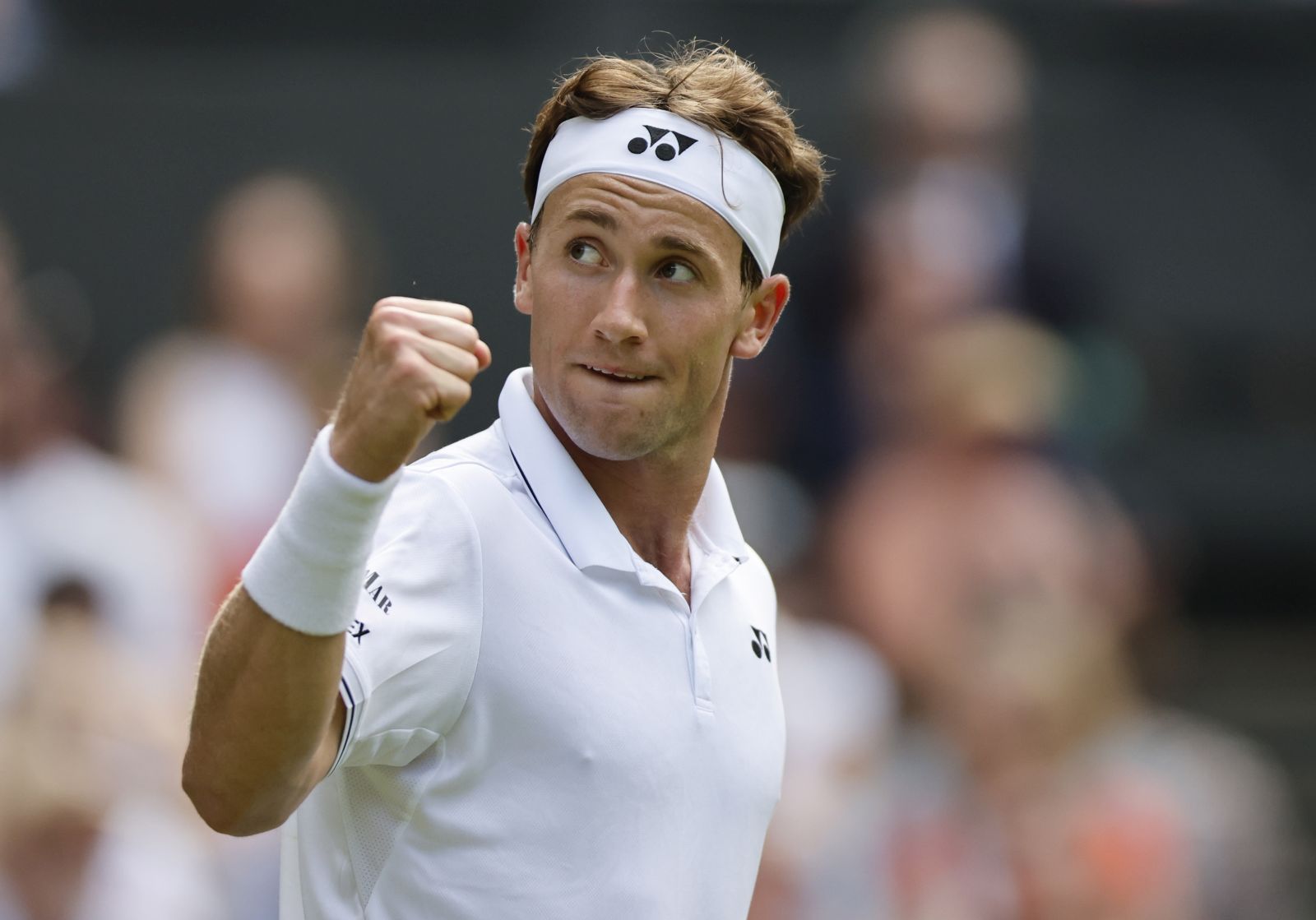 epa10730021 Casper Ruud of Norway reacts to winning a set during his Men's Singles 2nd round match against Liam Broady of Britain at the Wimbledon Championships, Wimbledon, Britain, 06 July 2023.  EPA/TOLGA AKMEN   EDITORIAL USE ONLY  EDITORIAL USE ONLY