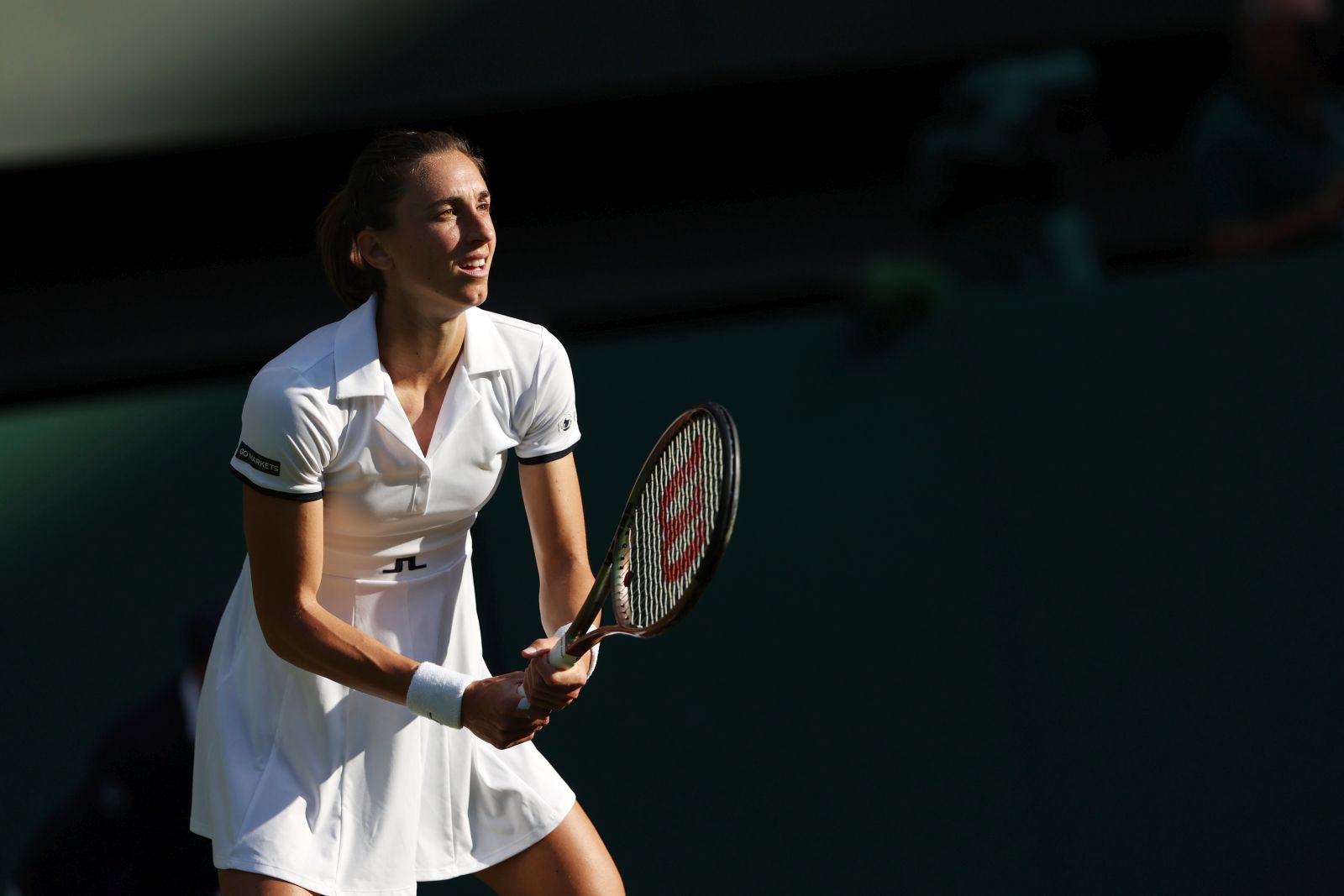 epa10732921 Petra Martic of Croatia in action against Iga Swiatek of Poland in their Women's Singles match at the Wimbledon Championships, Wimbledon, Britain, 07 July 2023.  EPA/NEIL HALL   EDITORIAL USE ONLY
