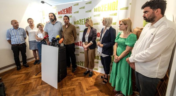 Zagreb, 9.7.2023 - Konferencija za novinare stranke Možemo!  o novom, izmijenjenom Prijedlogu Zakona o pomorskom dobru i morskim  lukama, koji će sljedećeg tjedna biti na dnevnom redu Hrvatskog sabora. Na slici Urša Raukar, Ivana Kekin, Marko Giljača, Nebojša Zelić, Sandra Benčić, Dušica Radojčić.
Foto Hina/ Dario GRZELJ/ dag