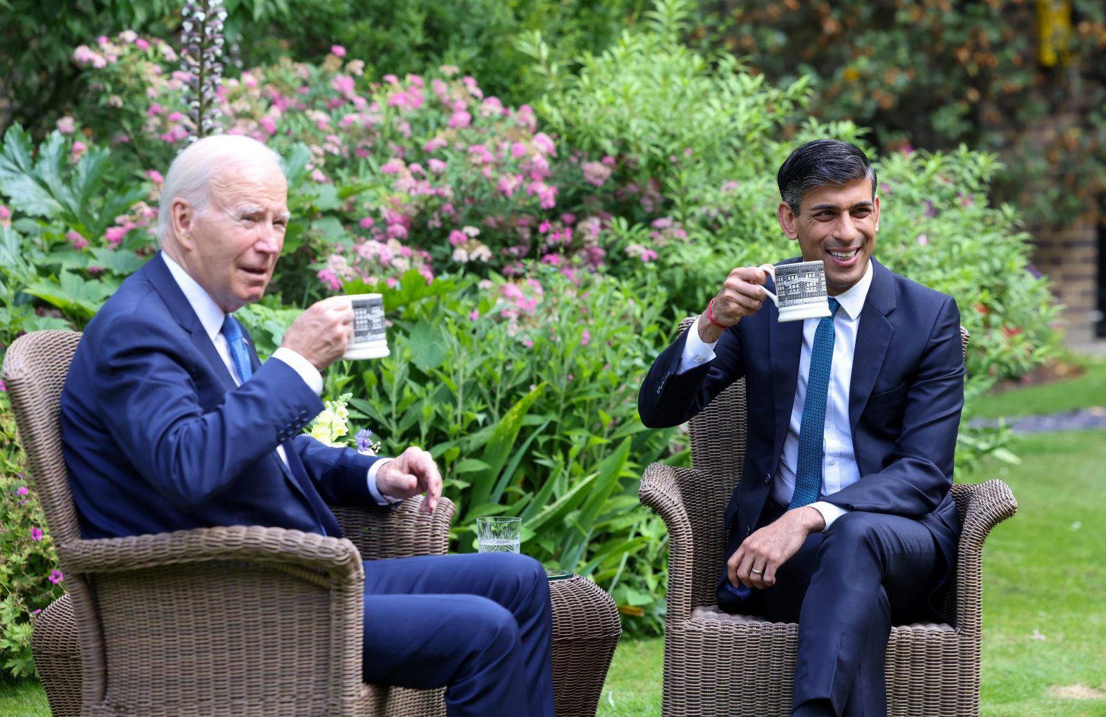 epa10737221 US President Joe Biden (L) and British Prime Minister Rishi Sunak (R) during their meeting at Downing Street in London, Britain, 10 July 2023. US President Biden is holding talks with Sunak and King Charles before heading on to the NATO summit in Lithuania.  EPA/CHRIS RATCLIFFE / POOL