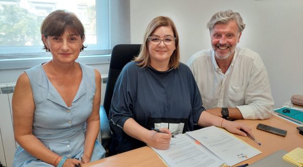 Zagreb, 11.7.2023.- Sindikat turizma i usluga Hrvatske (STUH) i Hrvatska turistièka zajednica (HTZ) potpisali su prvi Kolektivni ugovor za HTZ, kojim se uz ostalo radnicima HTZ-a osiguravaju veæe plaæe, èija se osnovica nije mijenjale od 2009., kao i razna druga materijalna i ostala prava, doznaje se u utorak iz STUH-a. 
foto HINA/ STUH/ HTZ/ Ua