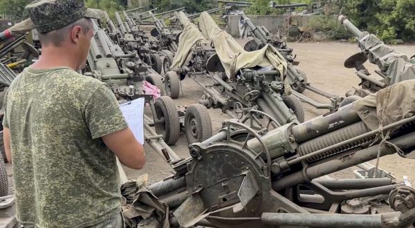epa10742473 A handout photo made available by Russian Defence Ministry Press-Service shows Russian guns handed over by the 'Wagner' Private Military Company (PMC) group to Russian troops and gathered at an unknown location in Russia, 12 July 2023. Russia's Defense Ministry reported that the acceptance of weapons and military equipment from units of the Wagner group is being completed. 'More than 2,000 pieces of equipment and weapons were transferred' the ministry said, adding that these included hundreds of pieces of heavy weapons such as T-90, T-80, T-72B3 tanks, Grad, Uragan multiple launch rocket systems, anti-aircraft missile and gun systems 'Pantsir'. More than 2,500 tons of various ammunition and about 20,000 small arms have also been received,' the ministry said.  EPA/RUSSIAN DEFENCE MINISTRY PRESS SERVICE HANDOUT -- BEST QUALITY AVAILABLE -- MANDATORY CREDIT -- HANDOUT EDITORIAL USE ONLY/NO SALES