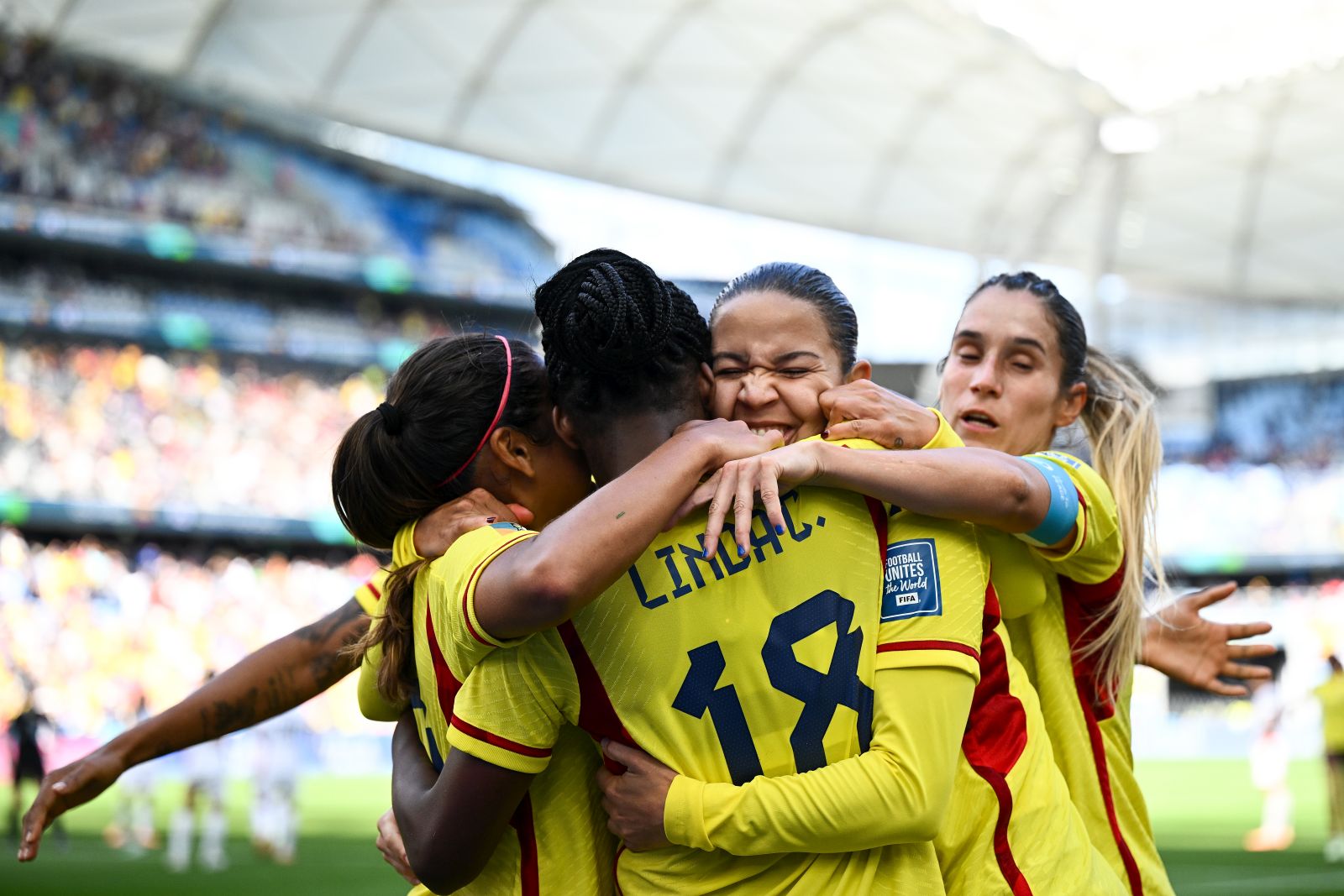 epa10766913 Linda Caicedo (C) of Colombia celebrates with teammates after scoring a goal during the FIFA Women's World Cup match between Colombia and South Korea at Sydney Football Stadium in Sydney, Australia, 25 July 2023.  EPA/DAN HIMBRECHTS  AUSTRALIA AND NEW ZEALAND OUT