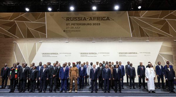 epa10772870 A handout photo made available by TASS Host Photo Agency shows Russian President Vladimir Putin (C) and Egyptian President Abdel Fattah el-Sisi (C-R) posing for a family photo with heads of delegations and participants of the Second Summit 'Russia-Africa' Economic and Humanitarian Forum in St.Petersburg, Russia, 28 July 2023. The Second Summit Economic and Humanitarian Forum 'Russia-Africa' takes place from 27 July to 28 at the Expoforum congress-exhibition center in St.Petersburg.  EPA/SERGEI BOBYLEV / TASS HOST PHOTO AGENCY/ HANDOUT --MANDATORY CREDIT-- HANDOUT EDITORIAL USE ONLY/NO SALES