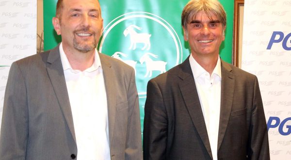 Rijeka,28.07.2023. Na zajednièkoj konferenciji za novinare predsjednik IDS-a Dalibor Paus i predsjednik PGS-a Darijo Vasiliæ izvjestili su novinare da su dvije stranke potpisale koalicijski sporazum za zajednièki izlazak na predstojeæe parlamentarne izbore. Na fotografiji Darijo Vasiliæ i Dalibor Paus.