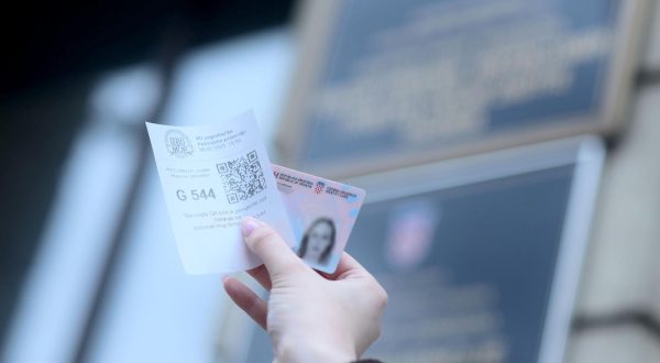 28.2.2023., Zagreb - U protekle gotovo tri godine, istekao je rok vazenja 221.387 osobnih iskaznica, 411.905 putovnica i 78.524 vozacke dozvole. Podaci su to Ministarstva unutarnjih poslova koji je sredinom veljace sugerirao gradjanima da, iako se spomenuti istekli osobni dokumenti jos uvijek smatraju vazecima, podnesu zahtjev za izradu novih. Photo: Neva Zganec/PIXSELL