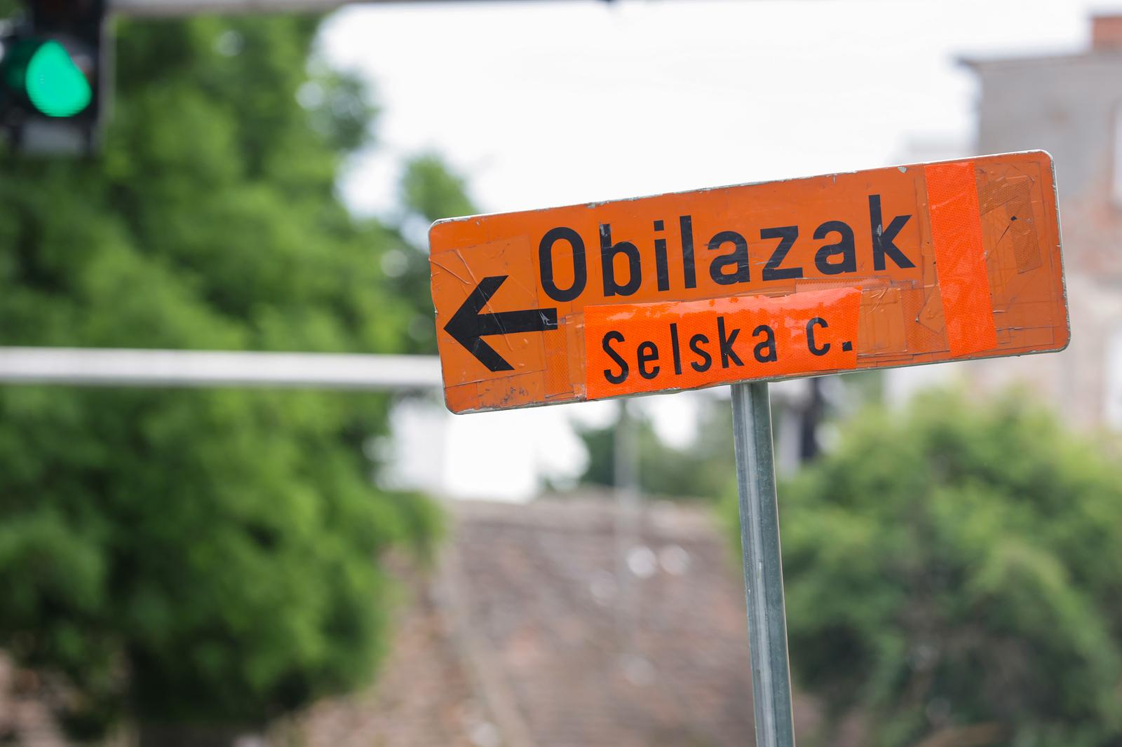 01.07.2023., Zagreb - Zbog potrebe izvodjenja radova na sanaciji zeljeznicko cestovnog podvoznjaka koje Hrvatske zeljeznice izvode u sklopu rekonstrukcije pruge od Zapresica do glavnog kolodvora, Selska cesta na dijelu od Prilaza baruna Filipovica do Zagorske ulice bit ce zatvorena za sav promet u periodu od 1. srpnja od 7:00 sati do cetvrtka 27. srpnja 2023. do 18:00 sati. Photo: Luka Stanzl/PIXSELL